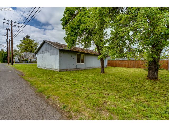 123 10TH St, Springfield, OR 97477