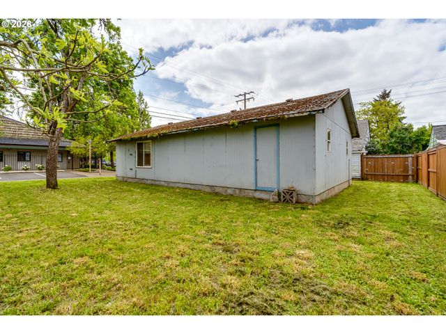 123 10TH St, Springfield, OR 97477