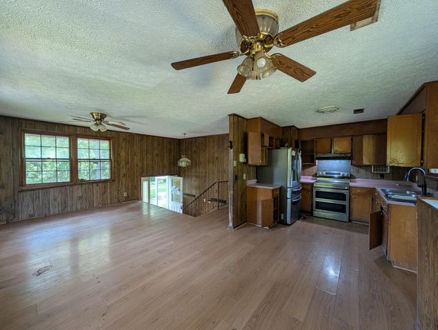 6703 Oak Hill Rd, Lyles, TN 37098
