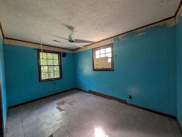 6703 Oak Hill Rd, Lyles, TN 37098