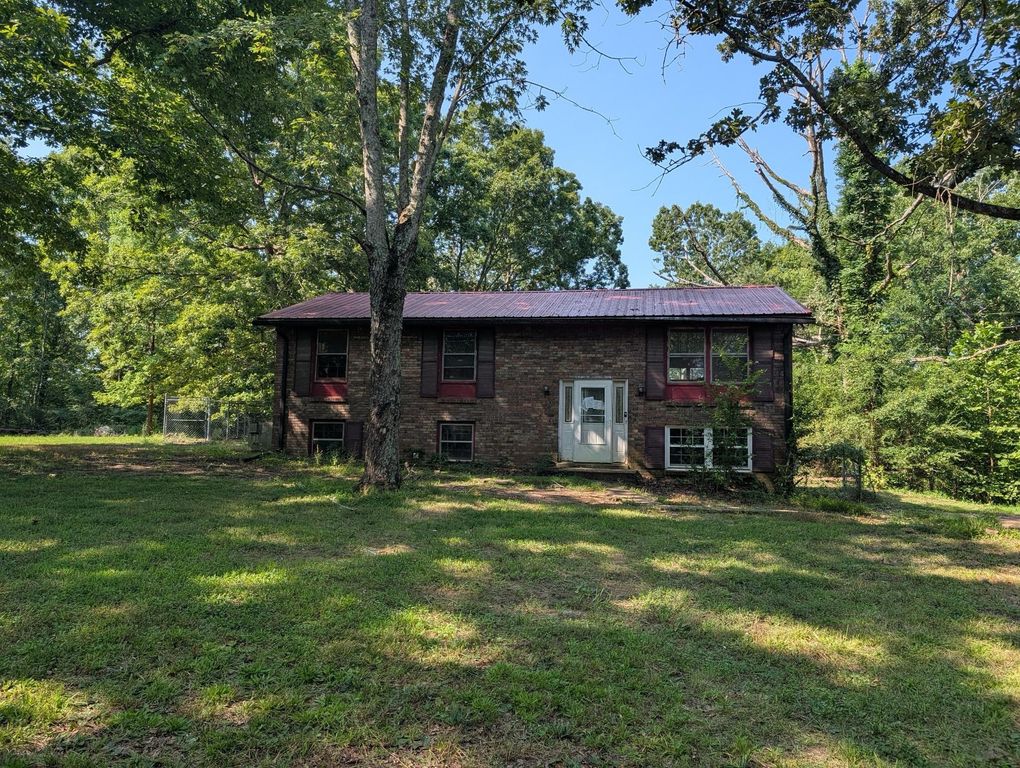 6703 Oak Hill Rd, Lyles, TN 37098