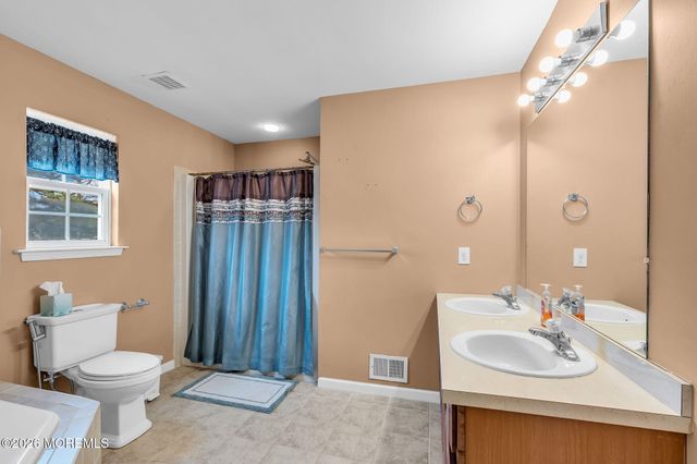 435 E Point Pleasant Avenue, Ocean Gate, NJ 08740
