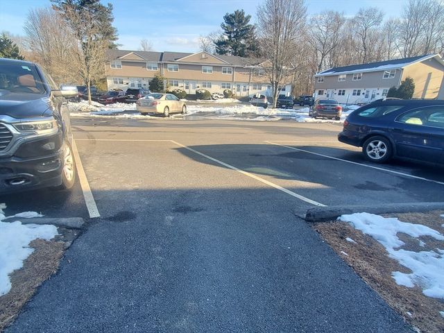 174 Pine Street 33, Holbrook, MA 02343