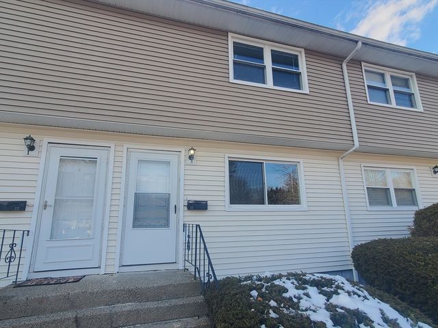 174 Pine Street 33, Holbrook, MA 02343