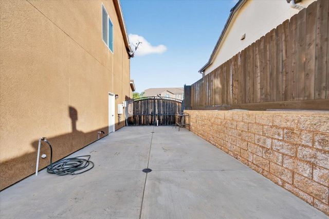 21238 Lago Bello Lane, Friant, CA 93626