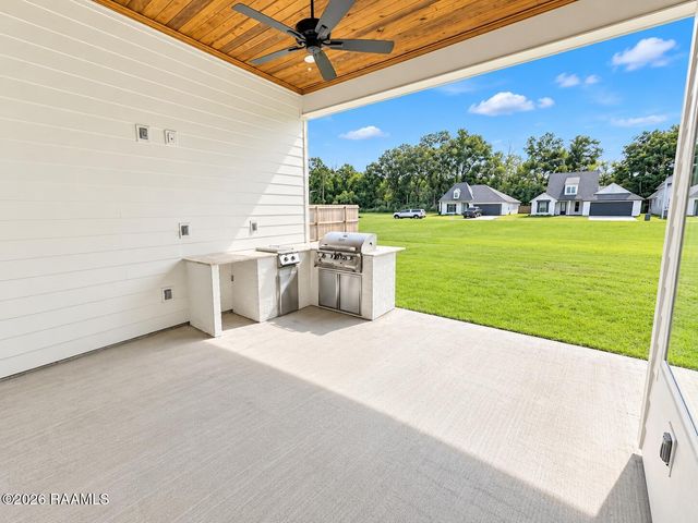 109 Fountain Meadow Drive, Broussard, LA 70518
