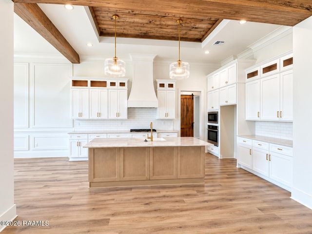 109 Fountain Meadow Drive, Broussard, LA 70518