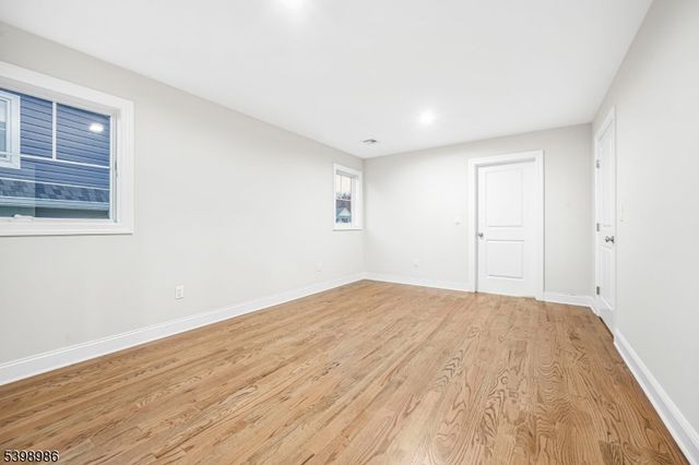 18 Birdie Ln, Boonton Town, NJ 07005