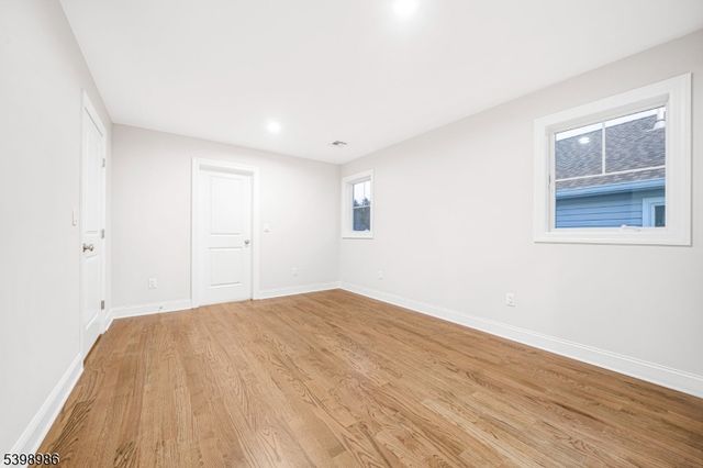 18 Birdie Ln, Boonton Town, NJ 07005