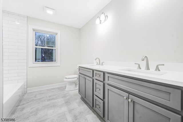 18 Birdie Ln, Boonton Town, NJ 07005