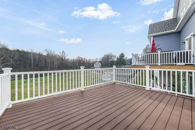 18 Birdie Ln, Boonton Town, NJ 07005