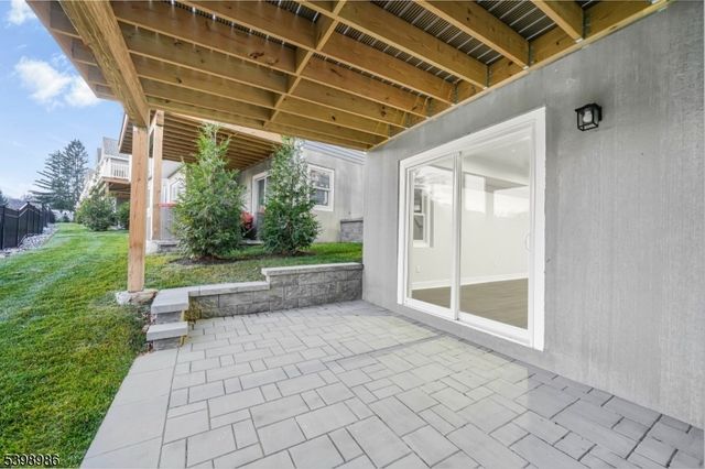 18 Birdie Ln, Boonton Town, NJ 07005