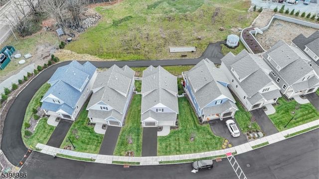 18 Birdie Ln, Boonton Town, NJ 07005