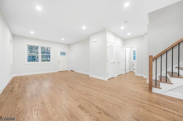 18 Birdie Ln, Boonton Town, NJ 07005