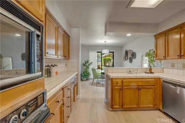 5110 N Fruit, Fresno, CA 93711