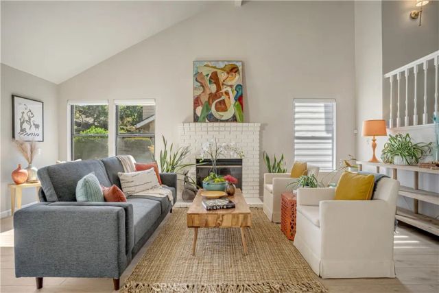 5110 N Fruit, Fresno, CA 93711