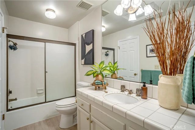 5110 N Fruit, Fresno, CA 93711