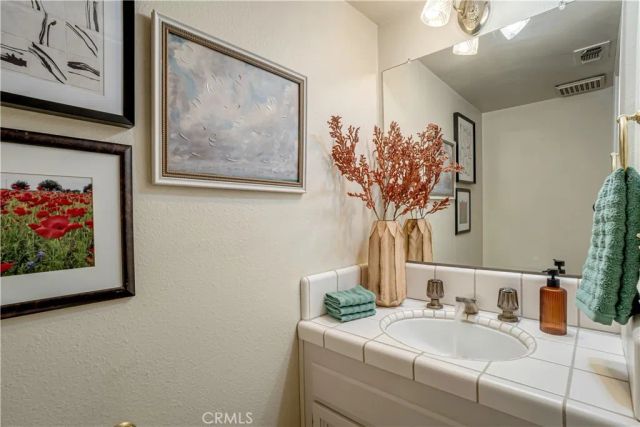5110 N Fruit, Fresno, CA 93711