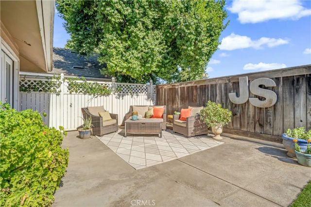 5110 N Fruit, Fresno, CA 93711