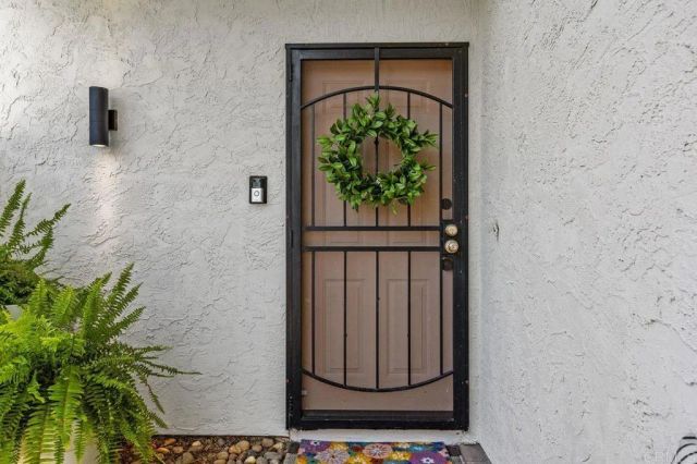 6551 Calle Valperizo, Carlsbad, CA 92009
