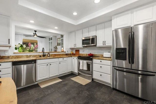 6551 Calle Valperizo, Carlsbad, CA 92009