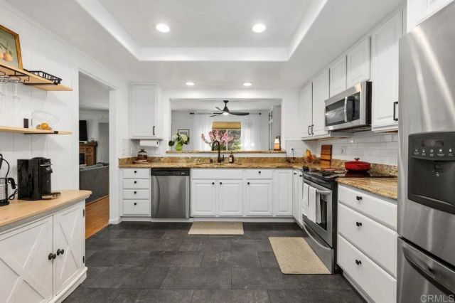 6551 Calle Valperizo, Carlsbad, CA 92009