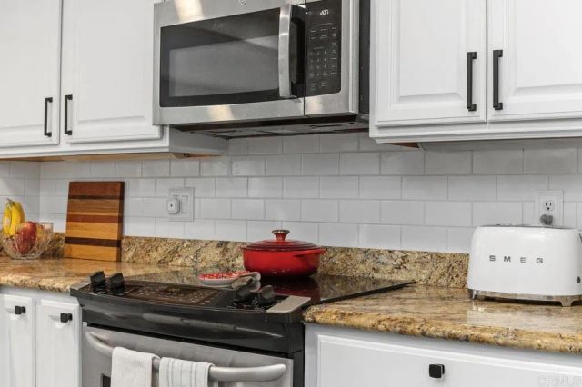 6551 Calle Valperizo, Carlsbad, CA 92009