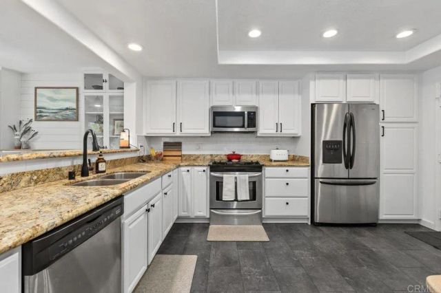 6551 Calle Valperizo, Carlsbad, CA 92009