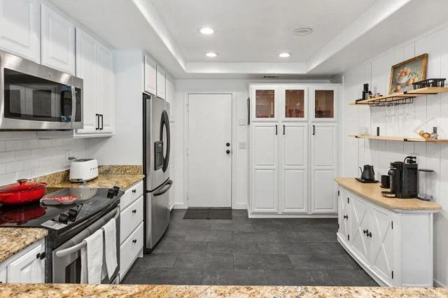 6551 Calle Valperizo, Carlsbad, CA 92009
