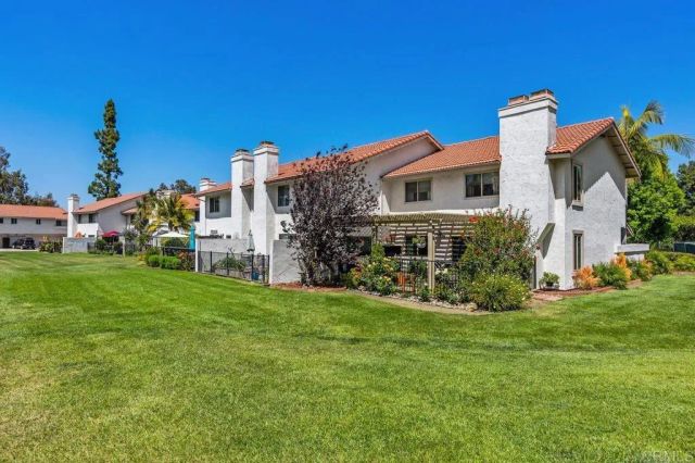 6551 Calle Valperizo, Carlsbad, CA 92009
