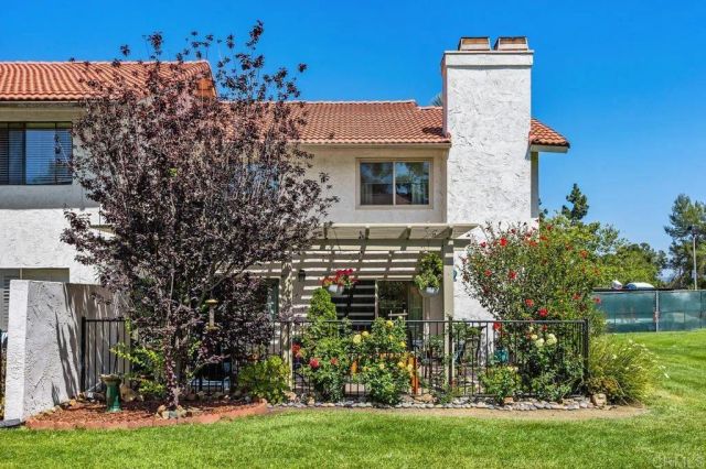 6551 Calle Valperizo, Carlsbad, CA 92009