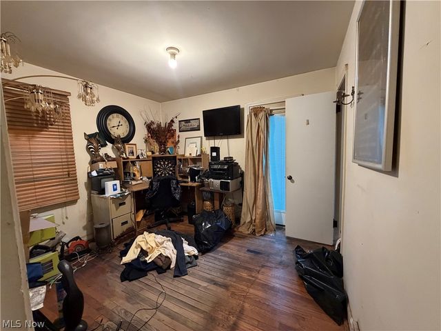 5916 Pearl Road, Parma Heights, OH 44130