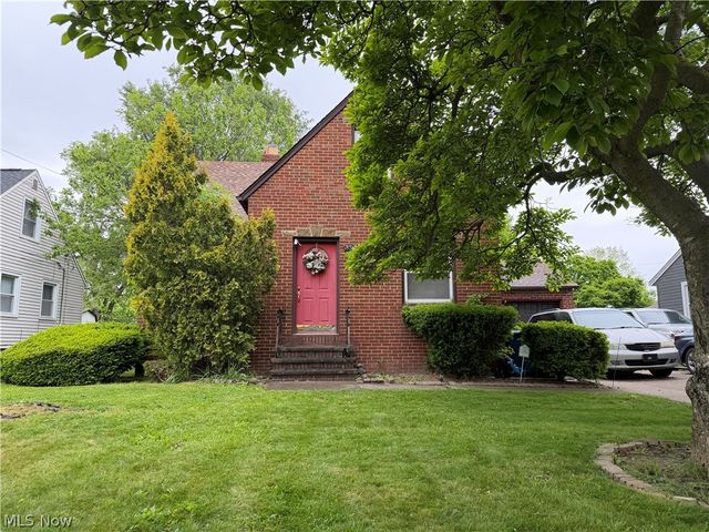 5916 Pearl Road, Parma Heights, OH 44130