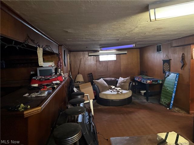 5916 Pearl Road, Parma Heights, OH 44130