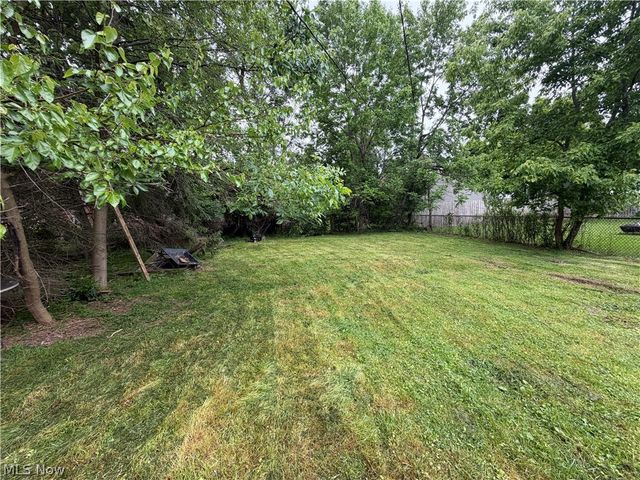 5916 Pearl Road, Parma Heights, OH 44130