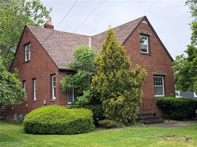5916 Pearl Road, Parma Heights, OH 44130