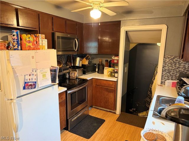 5916 Pearl Road, Parma Heights, OH 44130