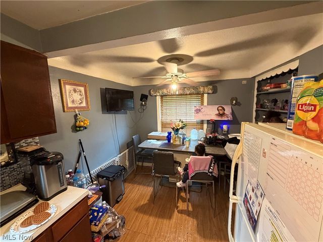 5916 Pearl Road, Parma Heights, OH 44130