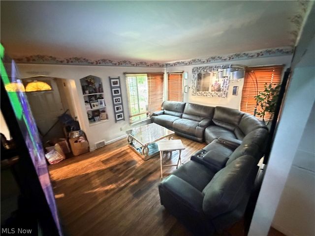 5916 Pearl Road, Parma Heights, OH 44130