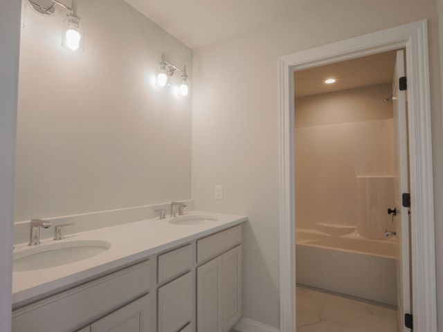 1861 Trailbrook Drive, Valparaiso, IN 46385