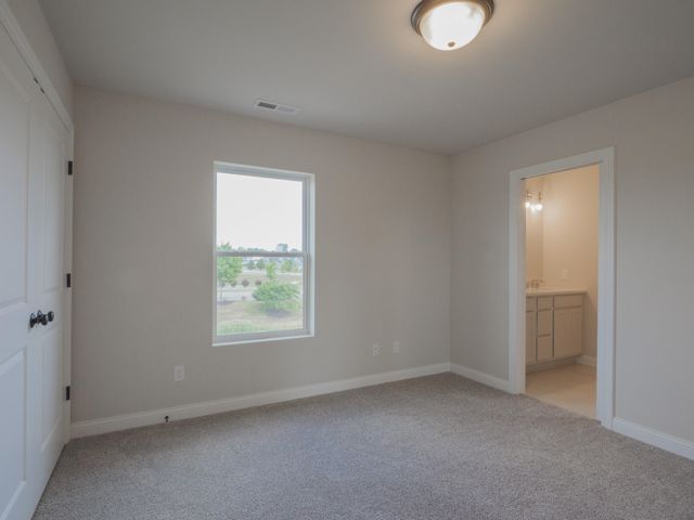 1861 Trailbrook Drive, Valparaiso, IN 46385