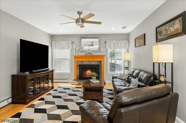 3 Magnolia Ct, Roxbury Twp., NJ 07876