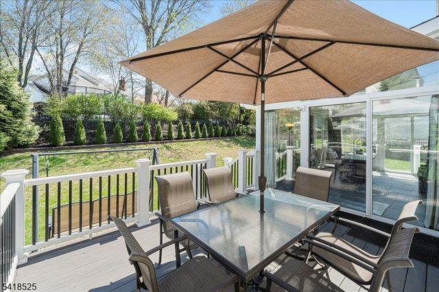 3 Magnolia Ct, Roxbury Twp., NJ 07876