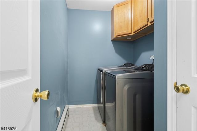 3 Magnolia Ct, Roxbury Twp., NJ 07876