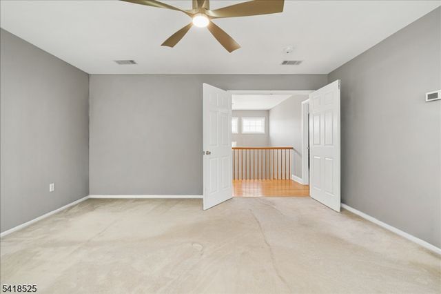 3 Magnolia Ct, Roxbury Twp., NJ 07876