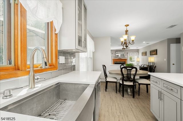 3 Magnolia Ct, Roxbury Twp., NJ 07876