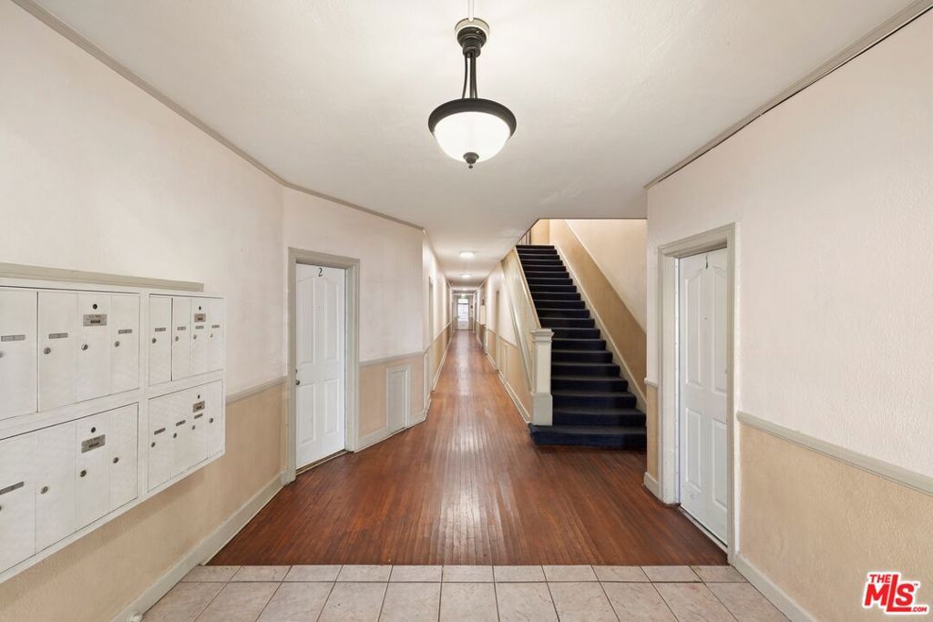 438 S Rampart Boulevard, Los Angeles, CA 90057 — photo 4