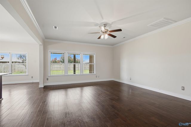 3011 Magnolia Leaf Circle SE, Owens Cross Roads, AL 35763
