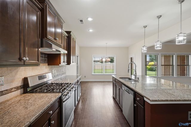 3011 Magnolia Leaf Circle SE, Owens Cross Roads, AL 35763