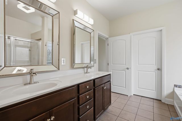 3011 Magnolia Leaf Circle SE, Owens Cross Roads, AL 35763